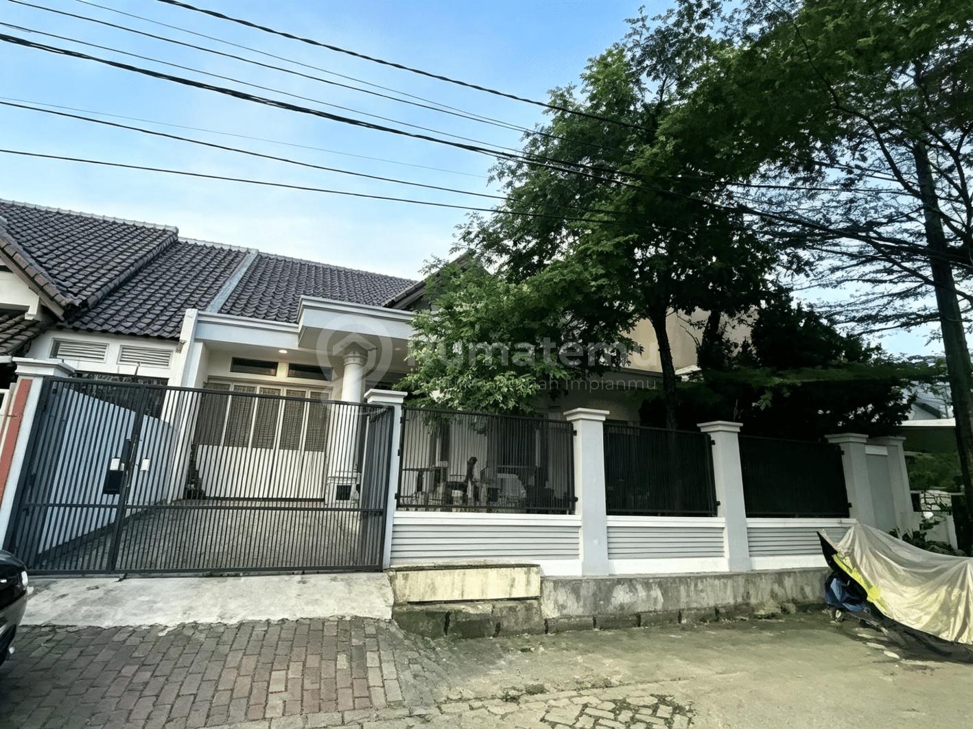 Rumah Cantik Siap Huni Strategis Siap Nego