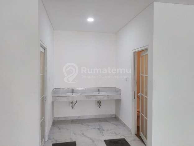 jual dan sewa  Gedung Baru konsep Soho di area Kalimalang, Cipinang Muara, Jatinegara, Jakarta Timur