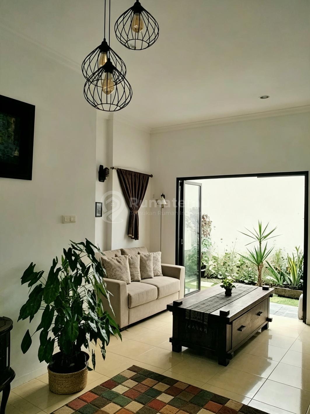 Jual Rumah Adem Ciwaruga Dekat Gegerkalong, Sariwangi, Bandung