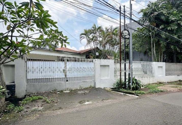 Hunian Dengan Lahan Besar di Kemang 
