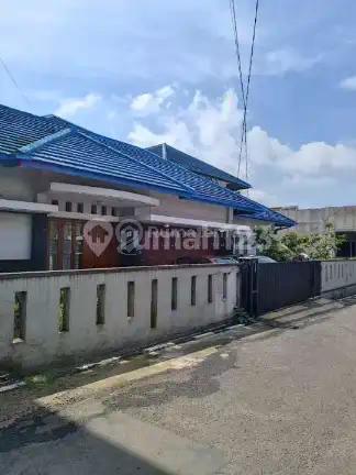 Rumah Besar Hook di Sayap Pasteur Bandung, Strategis Harga 9 Miliar