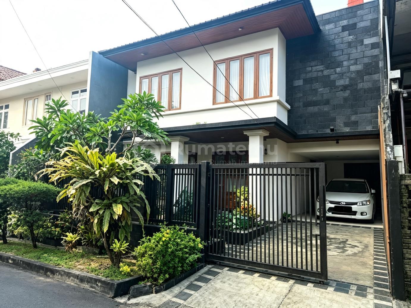 Dijual Rumah Bergaya Tropis Pondok Indah Kebayoran Lama Jakarta Selatan