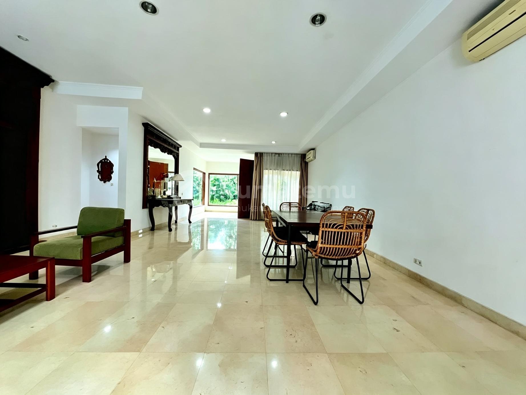 House For Rent At Kemang Dalam