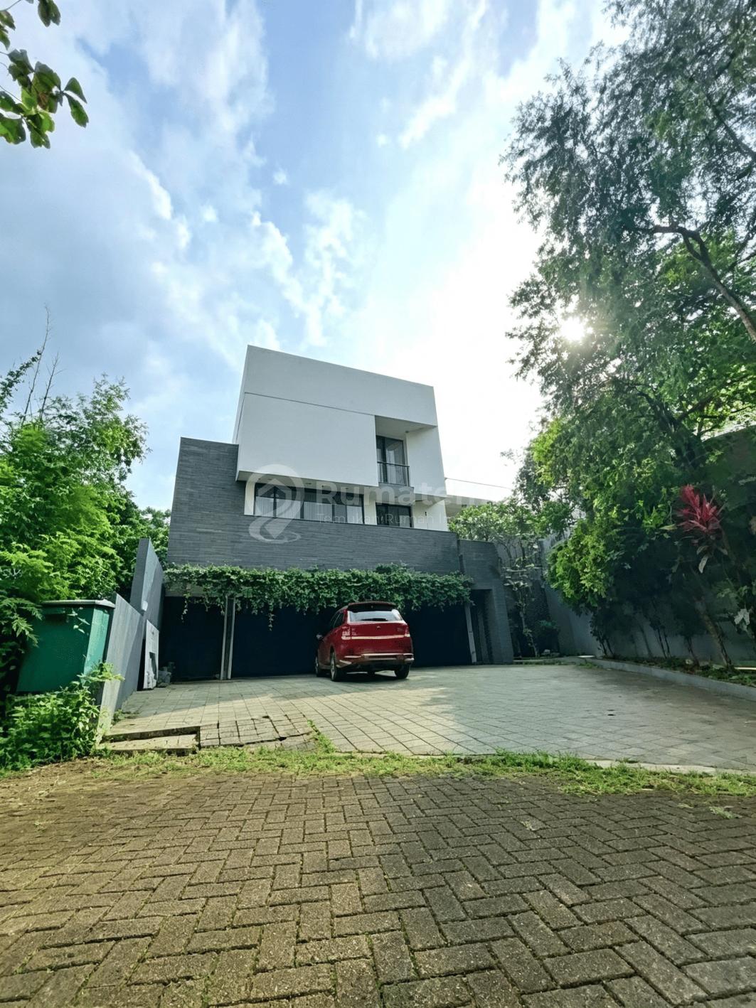 Rumah Baru 3 Lantai Design Istimewa Lokasi Strategis