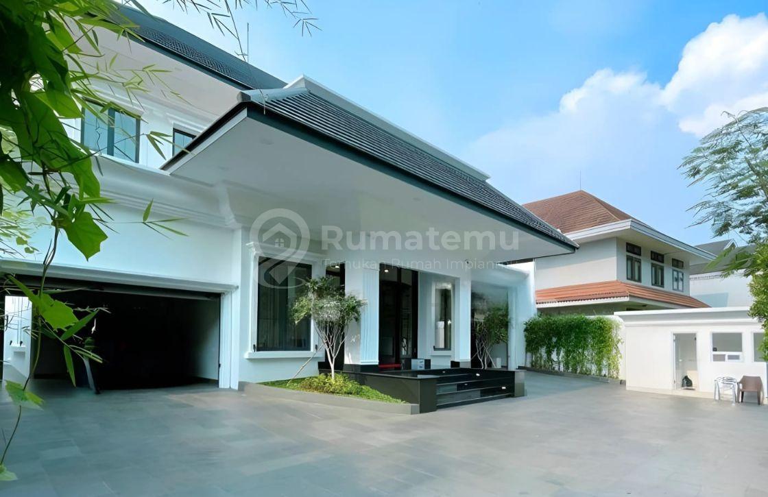 DIJUAL RUMAH MEWAH, PRIME LOCATION, SIAP HUNI
