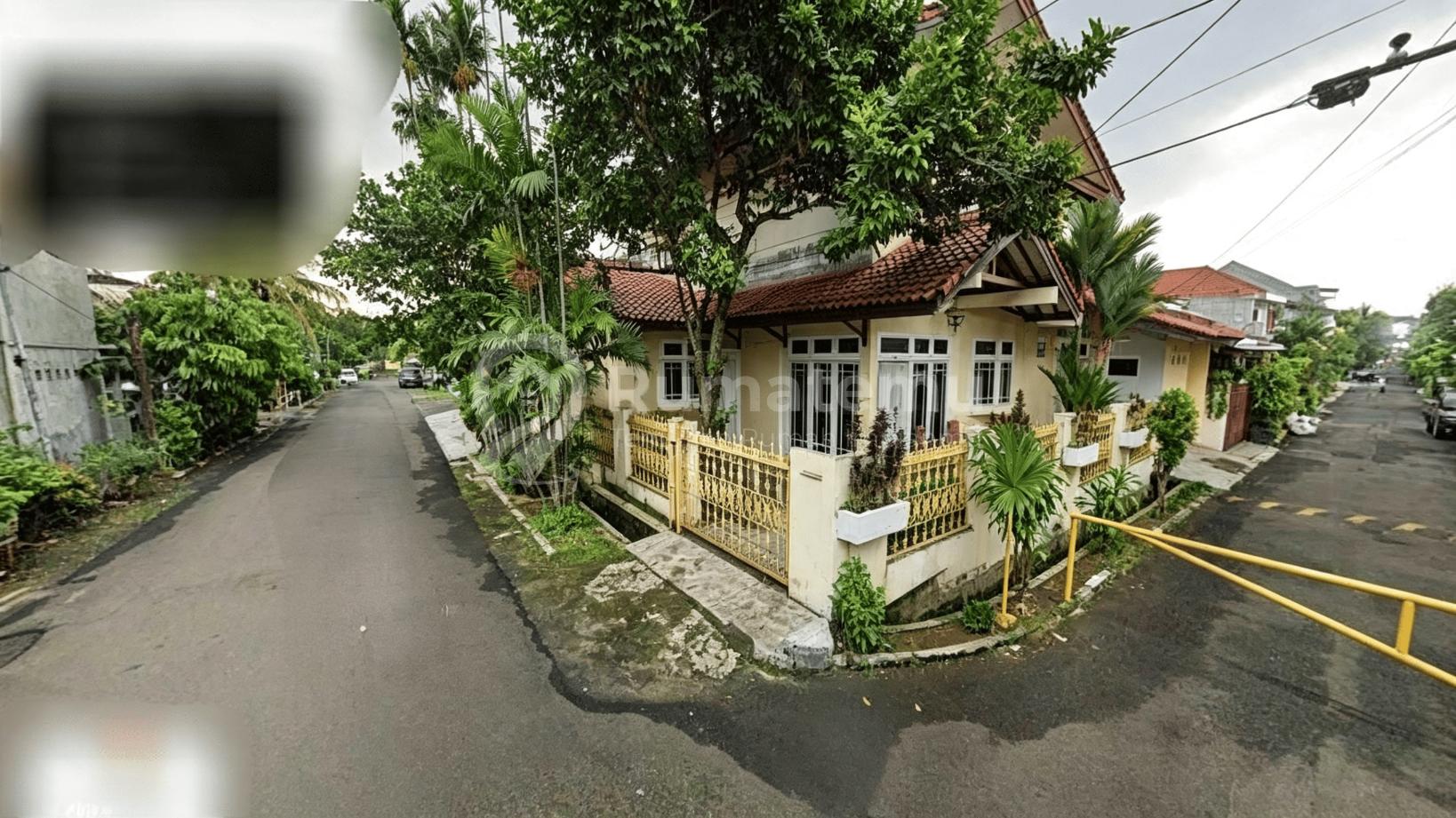 Dijual rumah 2.5 Lantai Sangat Strategis Dekat Kecamatan Larangan di Komplek DKI Joglo, Larangan Indah