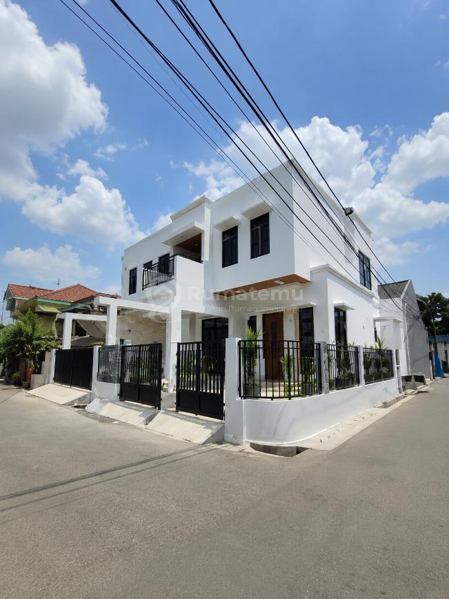 Rumah Baru Hook Dalam Komplek Strategis di Jatiwaringin Bekasi