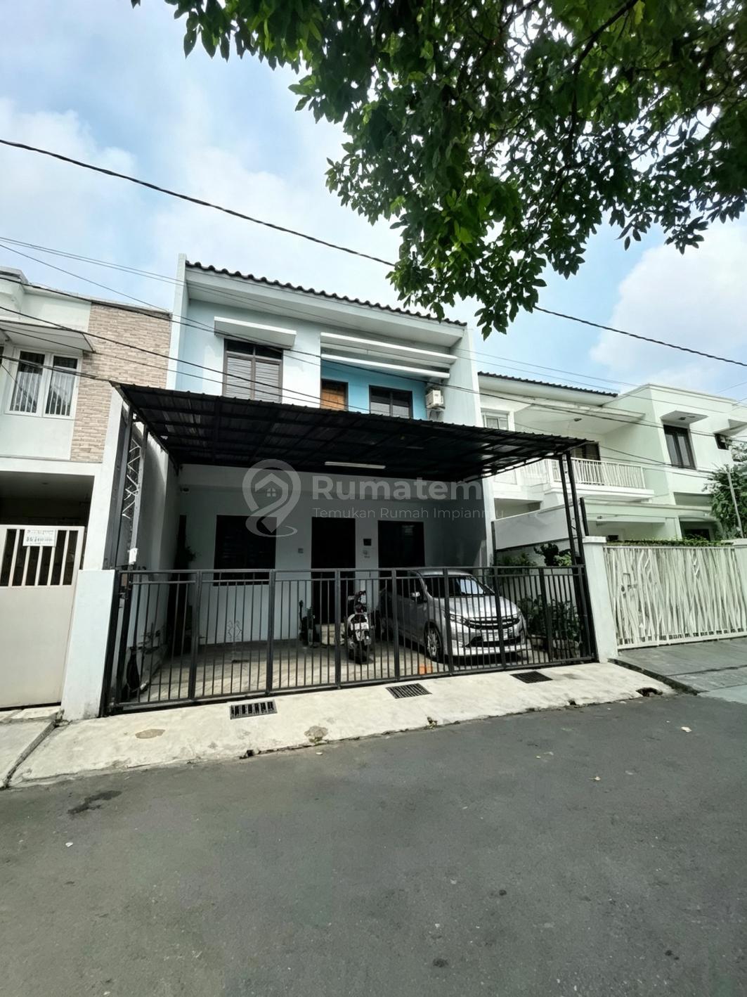 Rumah Secondary Lokasi Strategis di Cipinang Cempedak