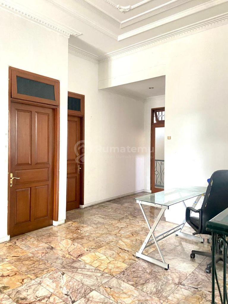 DIJUAL RUMAH 2 LANTAI AREA KEBAYORAN BARU