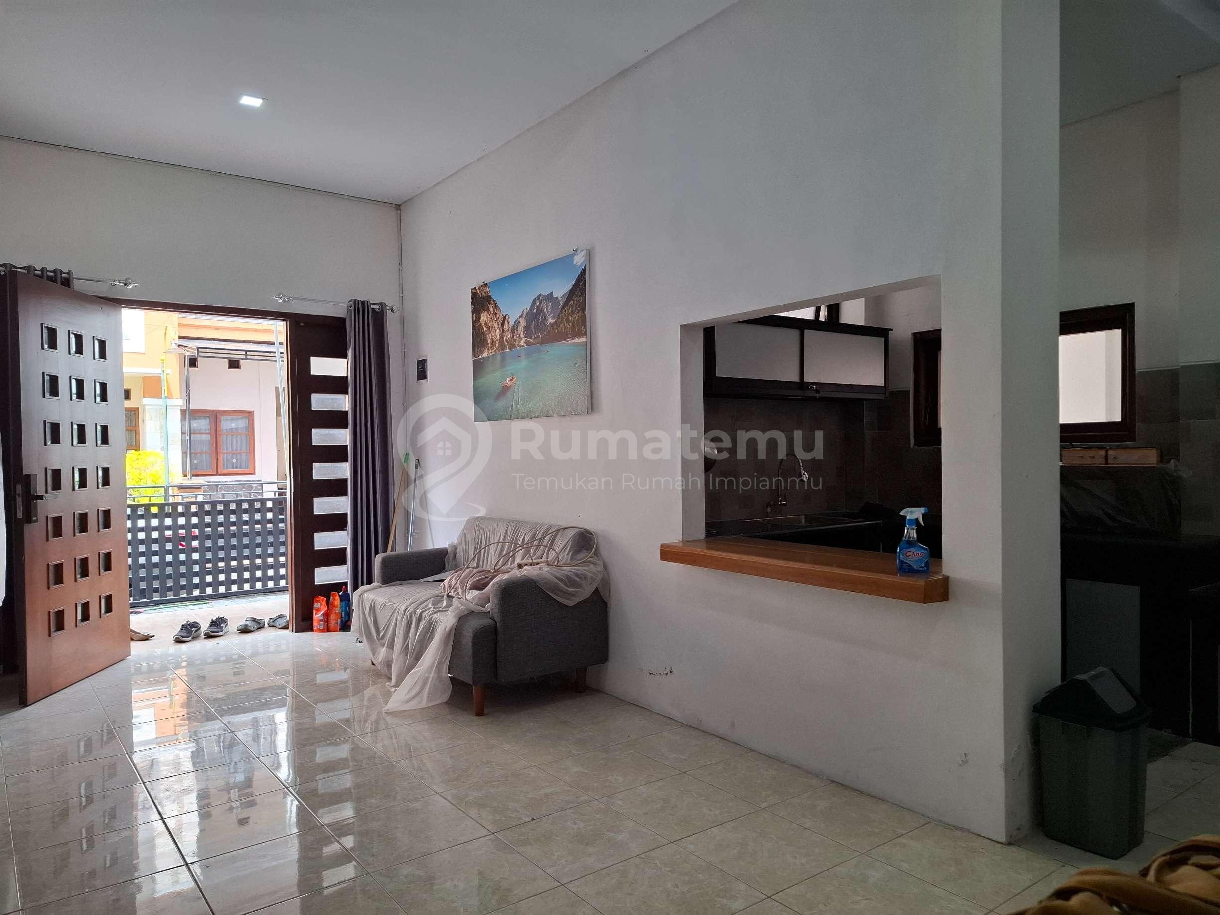 Rumah 2 lantai perumahan taman kuantan sendangadi mlati sleman yogyakarta