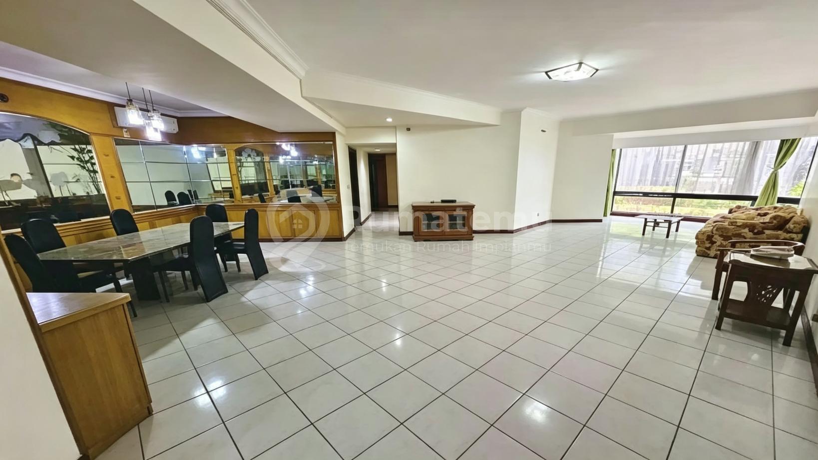 Dijual Taman Anggrek Unit 3BR Best Garden View