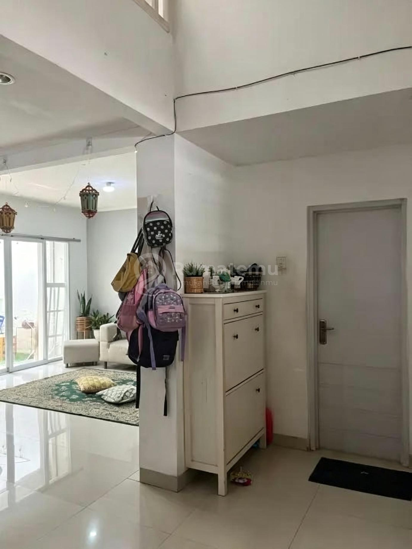 Rumah 2 lantai dekat ke stasiun di Bintaro
