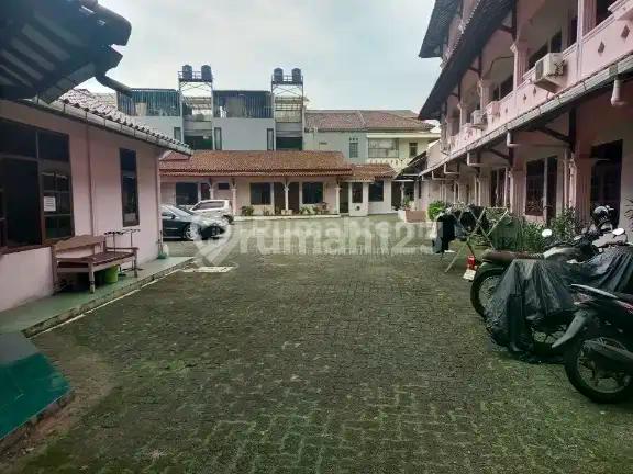 Tanah Berikut Bisnis Kos-Kosan Dekat Universitas Indonesia