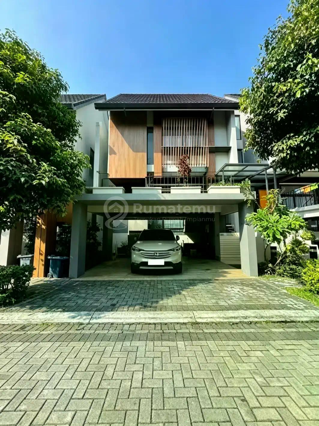 Rumah 2 Lantai Furnished Mewah Greenwhich Bsd