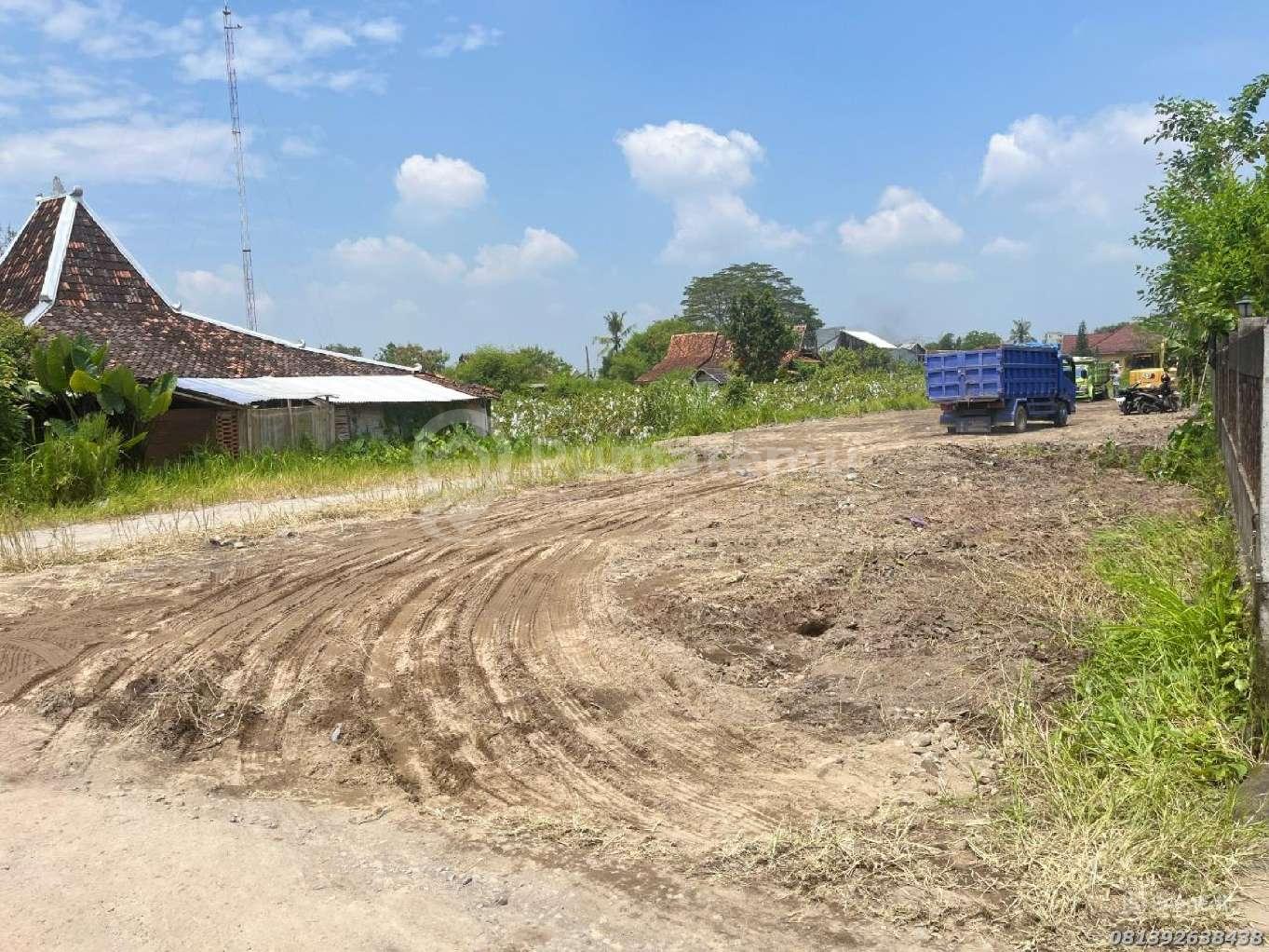 Depan KUA Ngaglik Tanah Cantik View Sawah & Gn. Merapi Dekat Jl. Damai