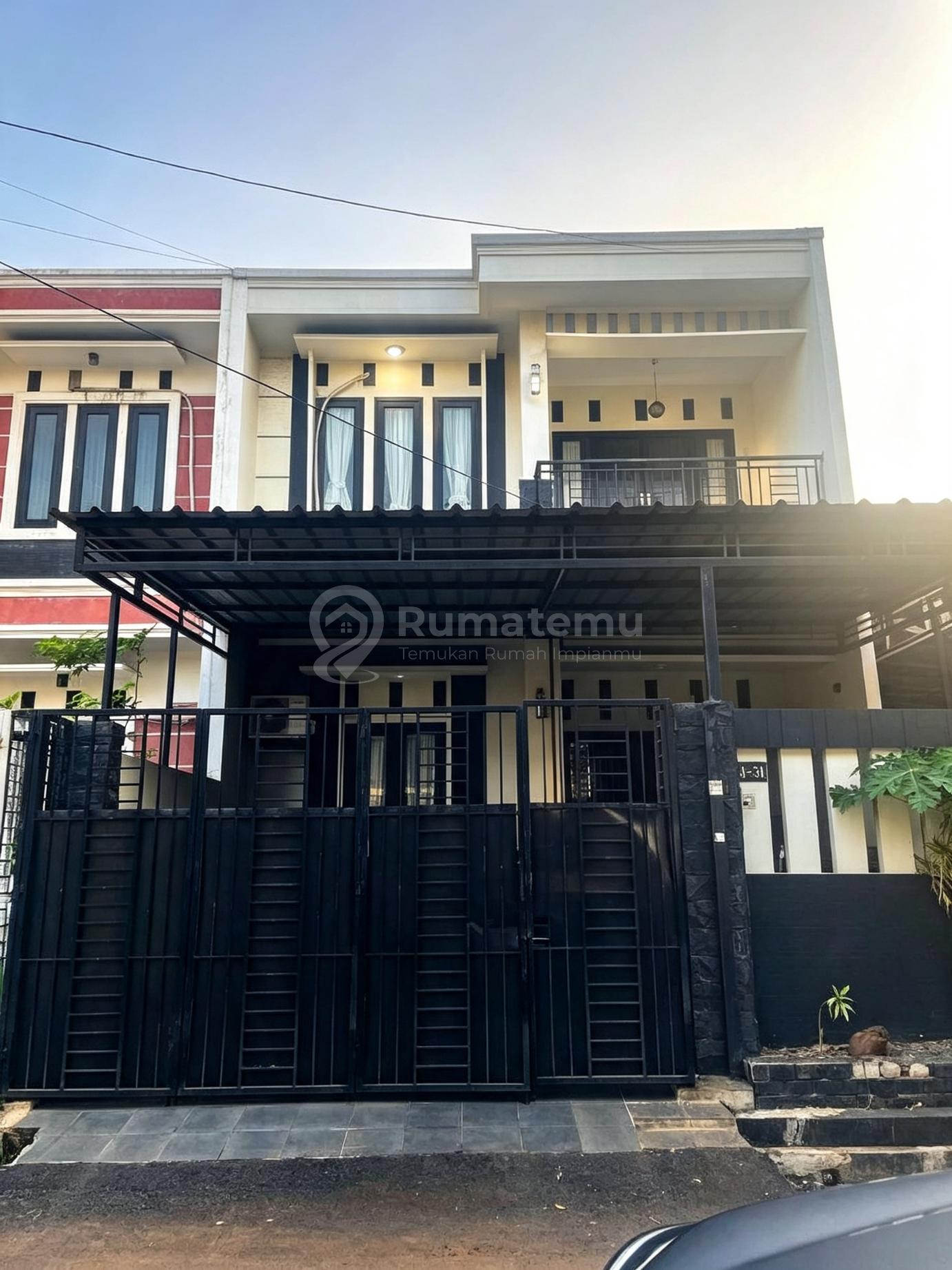 Rumah Bagus Siap Huni Dalam Komplek di Jl. Ratna Jatikramat Bekasi