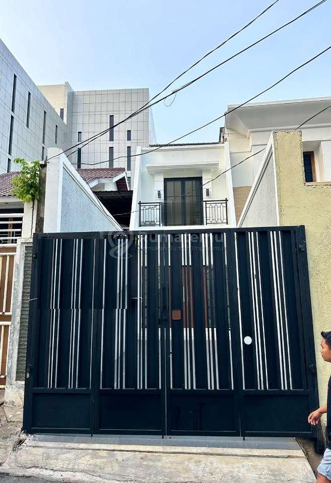 Jual rumah baru Kelapa Dua hadap selatan lokasi strategis, Kebon Jeruk, Jakarta Barat