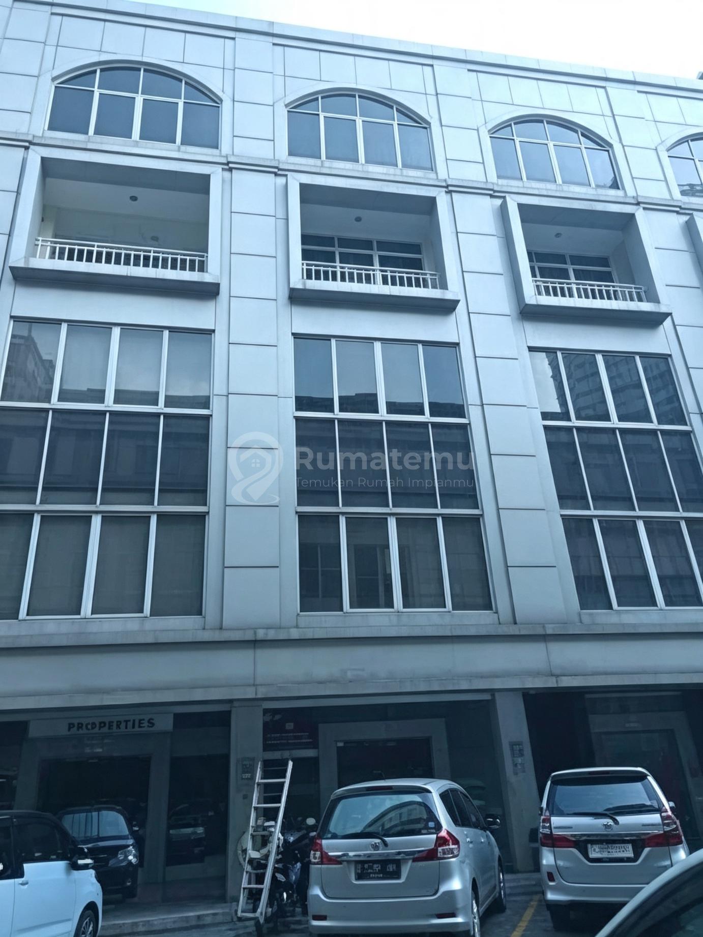 Kebon Jeruk [Ruko]:Disewakan-Premium 5 Lantai dengan Lift