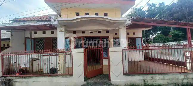 Rumah Hook Masuk 1 Mobil di Jalan Turi 3, 200 Meter ke Jalan Raya