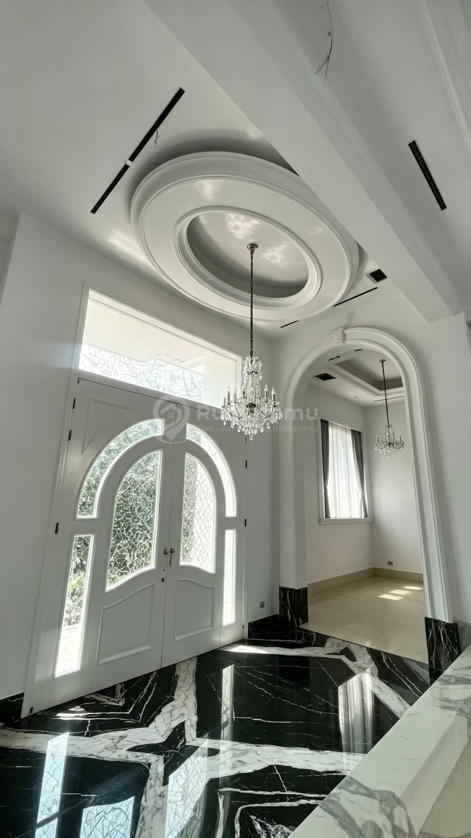 Dijual Rumah Super Mewah Super Cakep 3Lantai di Gading Serpong
