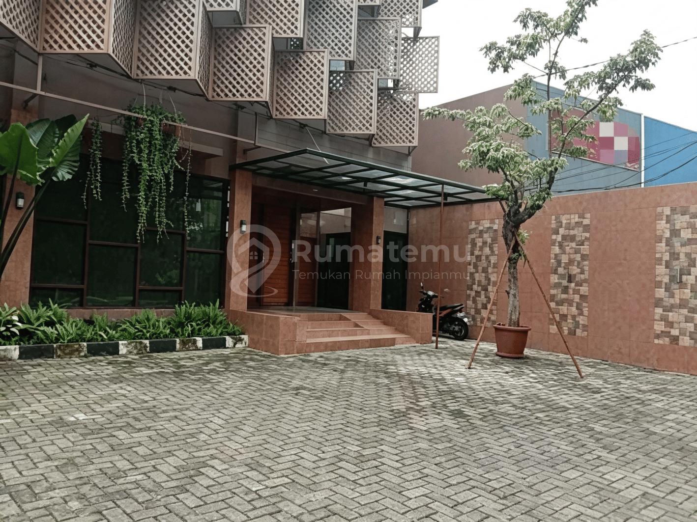 Jual rumah mewah 2 lantai NJOP 19,5 M di Prapanca Raya, Cipete, Jakarta Selatan