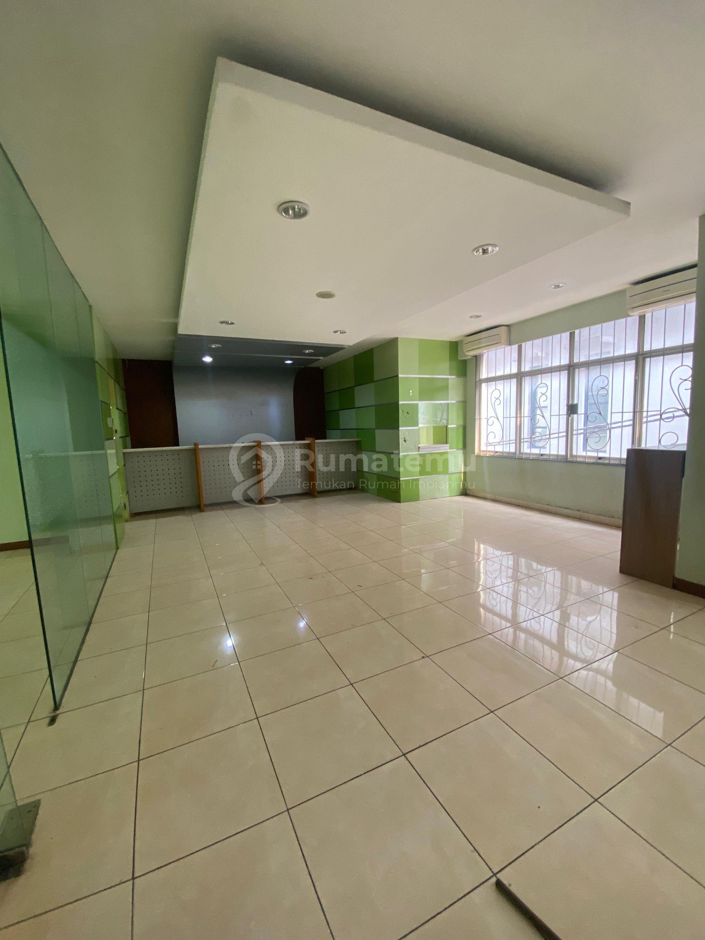 Disewakan Ruko Gandeng di Mutiara Taman Palem