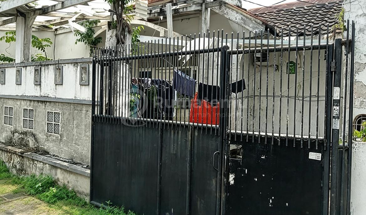 Rumah Tua Hitung Tanah di Duta Garden, Luas 165 Meter, SHM
