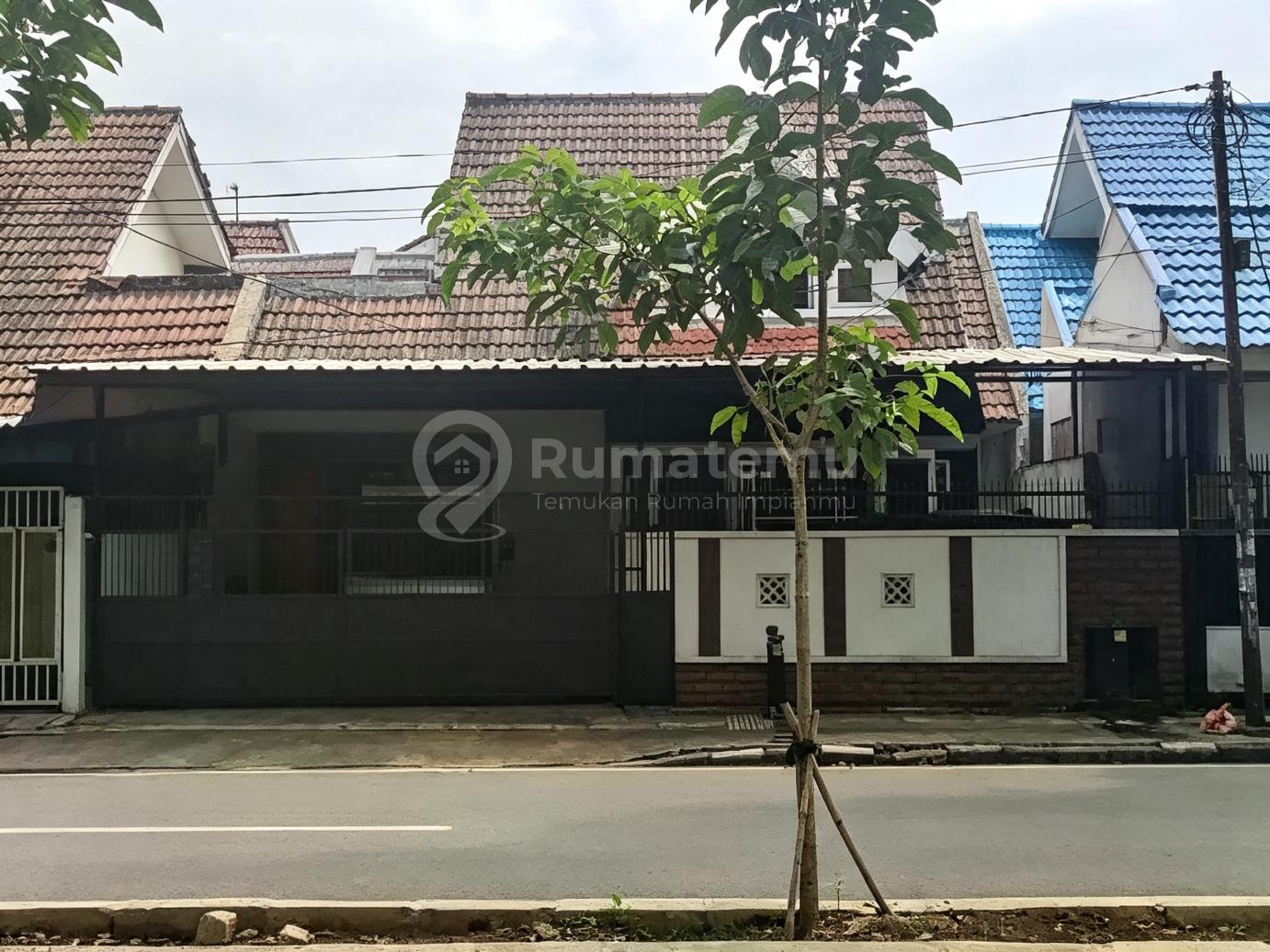 Dijual Rumah di BSD Kencana Loka Raya Cocok Untuk Kantor, Usaha