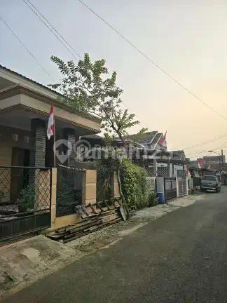 Rumah 1 Lantai Strategis Siap Huni Siap Nego