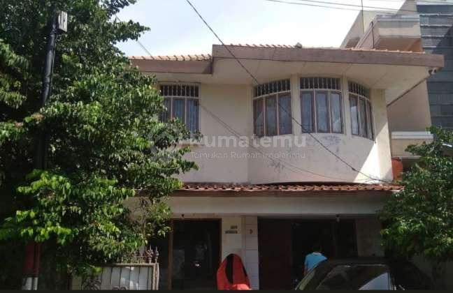 Dijual rumah unntuk kost tempatnya sangat nyaman yang BU di Jl. Kalipasir , Cikini, Menteng, Jakarta