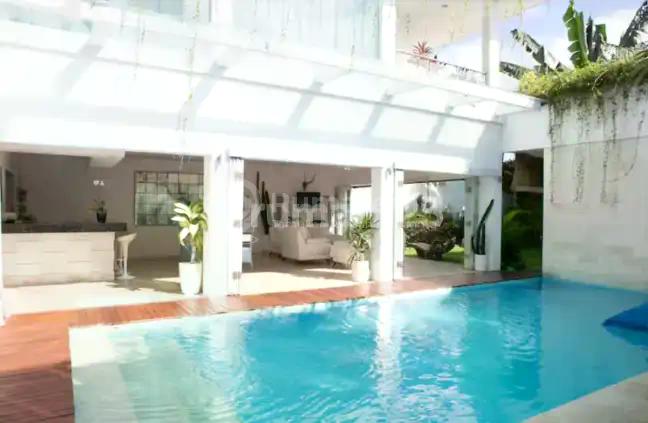 Ready For Rent 4 B R Villa In Pererenan Bali