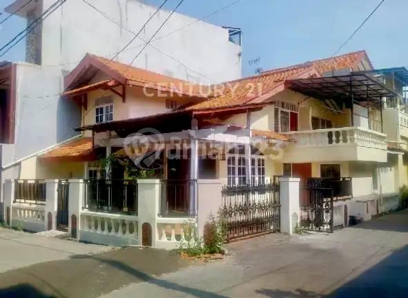 Rumah Hoek 2 Lantai Strategis Dalam Komplek di Koja Bebas Banjir