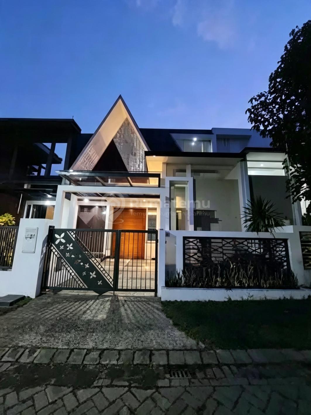 Rumah Cantik Dalam Komplek Eksklusif Di Lowokwaru Kota Malang