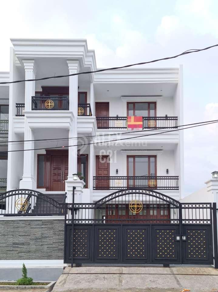 Dijual rumah baru swimming pool dekat akses jalan utama 4 mobil area perumahan Ciledug, Tangerang Kota