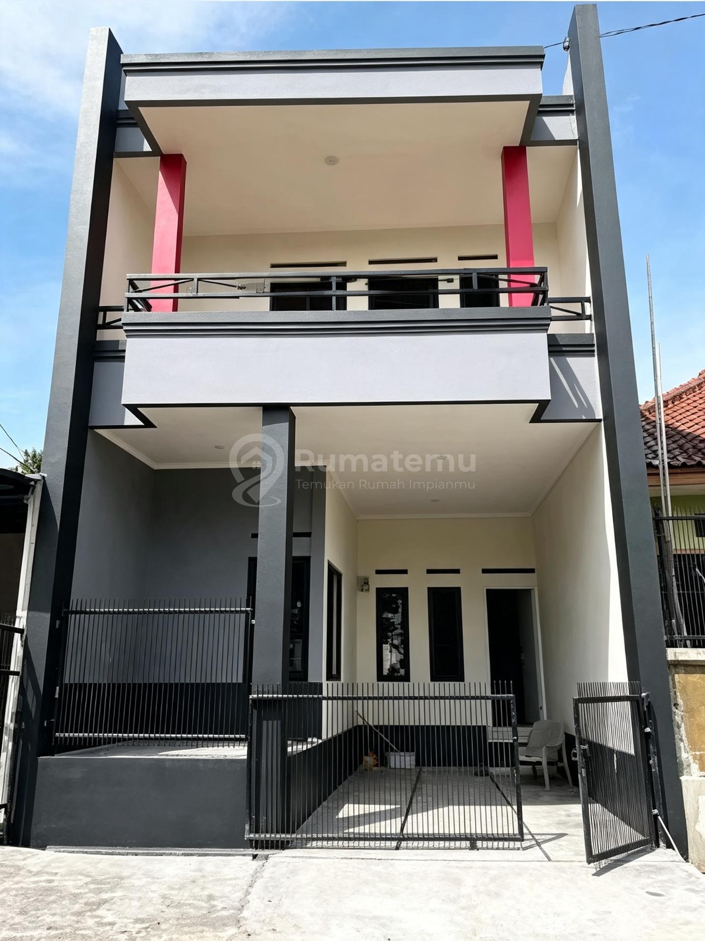 Dijual Rumah 2 Lantai 3 BR Bangunan Baru di Cipageran