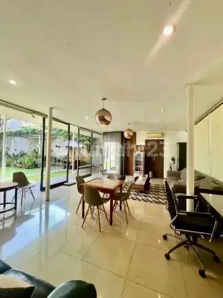 Dijual Rumah 1 Lantai di Jl. Wijaya, Jakarta Selatan