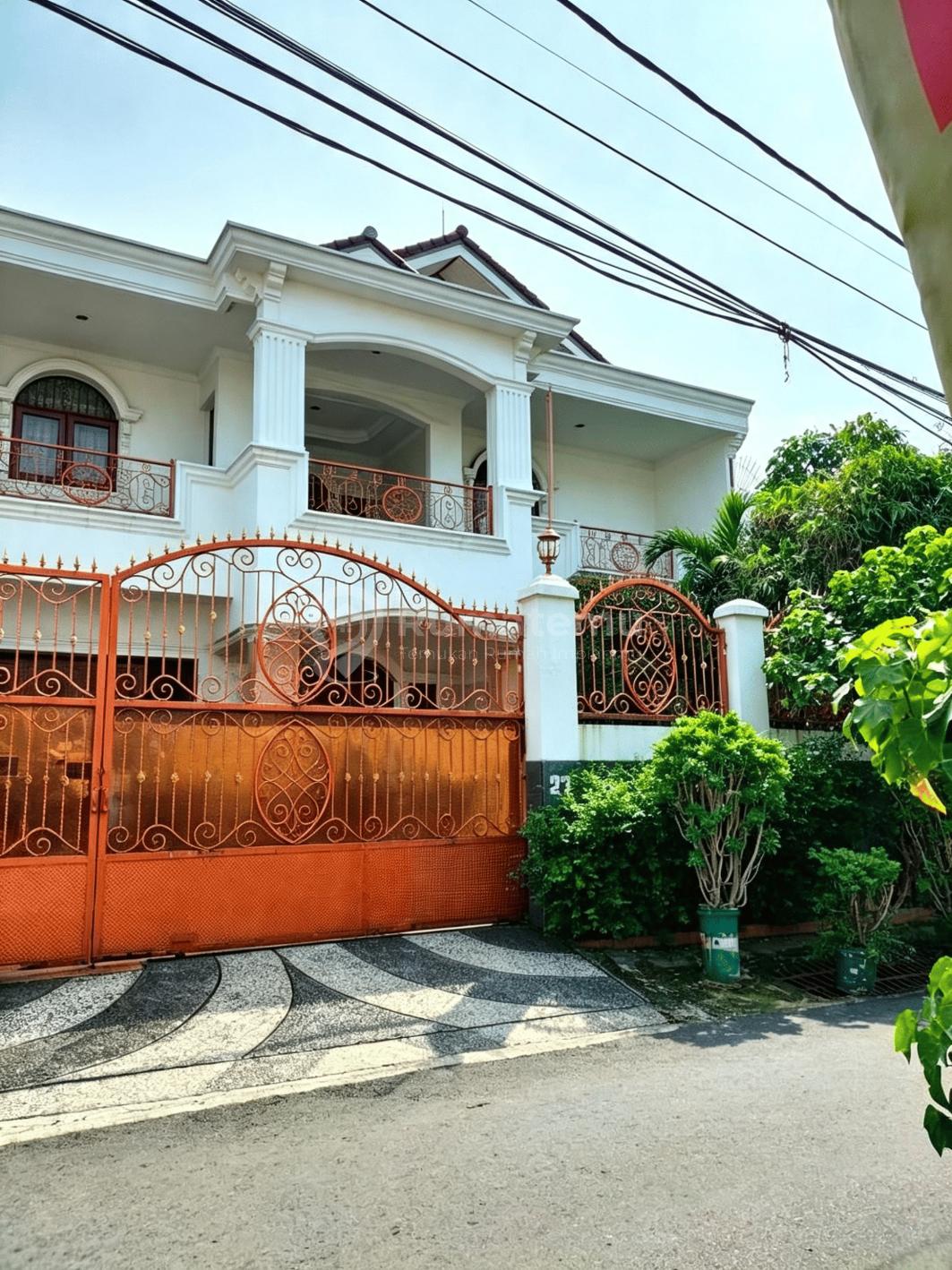 Dijual dan disewakan Kebayoran Lama Utara, Kebayoran Lama Row jalan 2 mobil Hadap Selatan