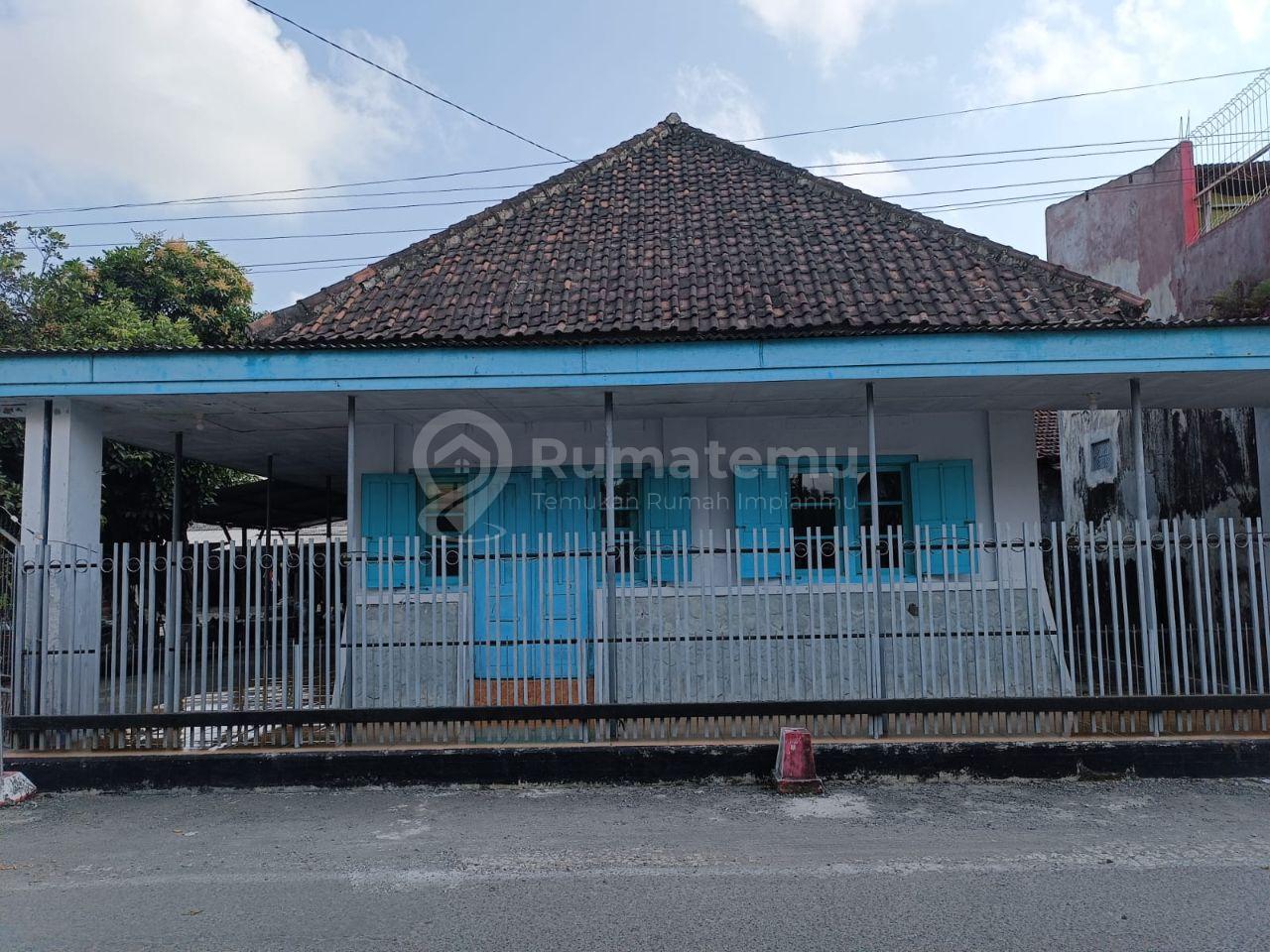RUMAH VINTAGE KOTA BLITAR