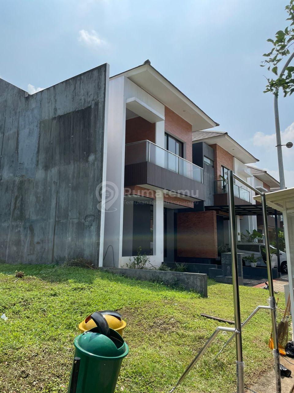 Rumah Nyaman di Discovery Bintaro dengan 4+1 Kamar Tidur