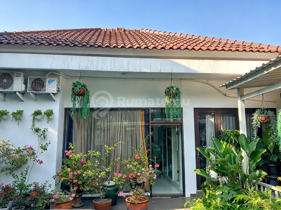 Dekat Akses Tol, Rumah, 2 Lantai, SHM, Dekat Universitas, Siap Huni