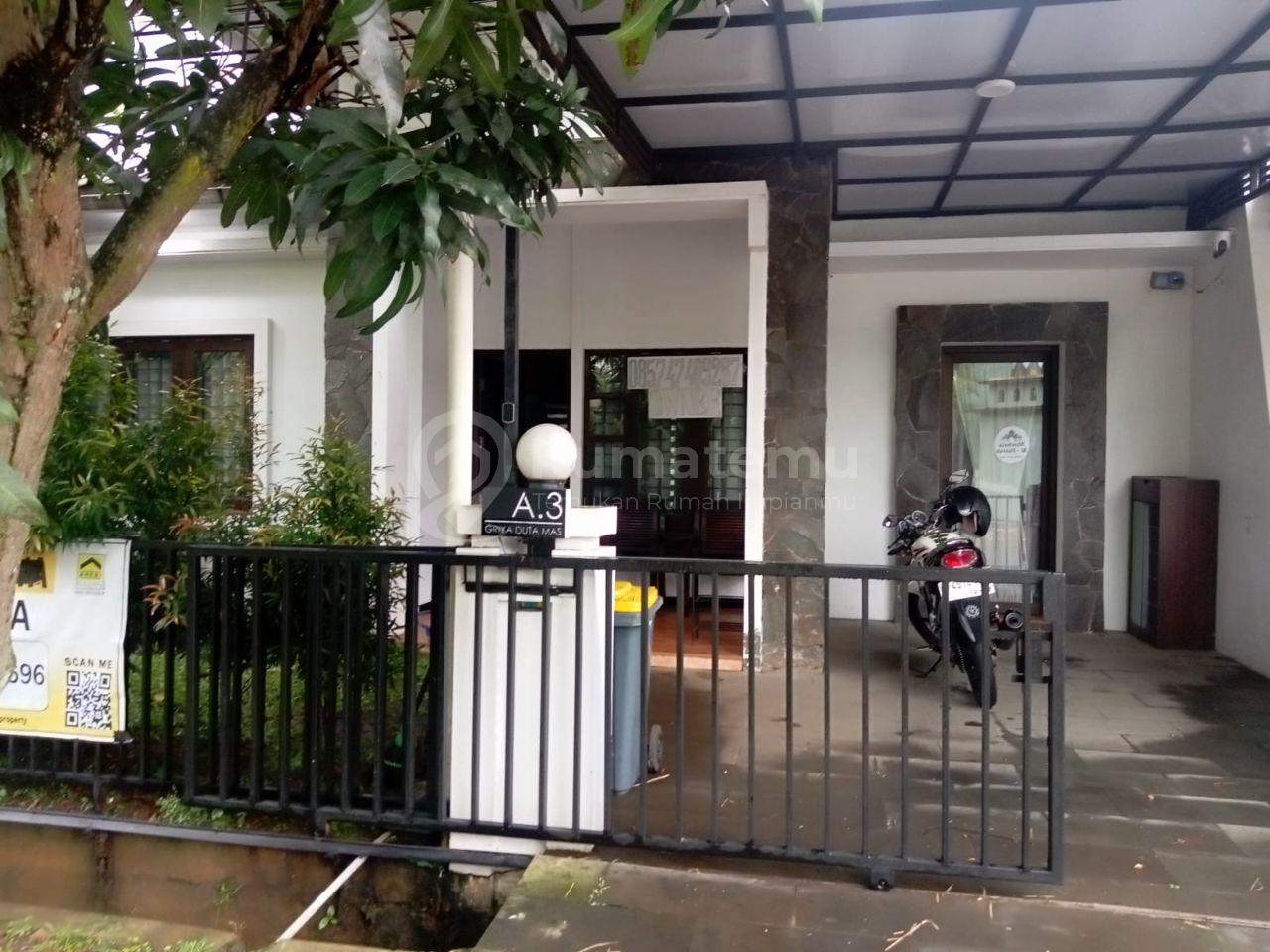 Dijual rumah include furnished + kolam renang pribadi , Harga 1.7 Miliar Nego
