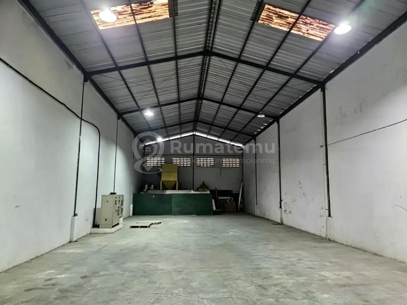 Gudang Siap Pakai Bebas Pungli Strategis