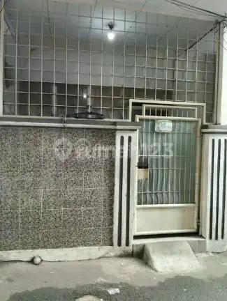 DiJual Rumah 2,5 lantai Siap Huni Di Jalan Sinar Budi Penjaringan, Jakarta Utara