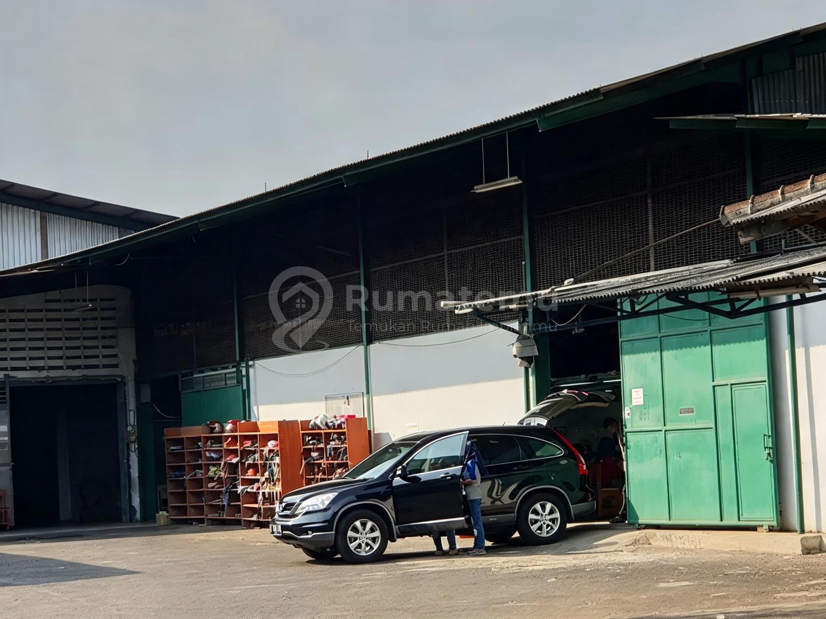 Dijual Pabrik Lt.6700 Jarang Ada- Jl. Raya Bandung Cianjur (Cikolotok), Cocok untuk berbagai macam usaha: pabrik, pergudangan, showroom, atau pusat bisnis.