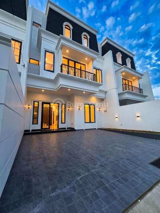 Dijual Rumah Baru Design Classic Modern Siap Huni 