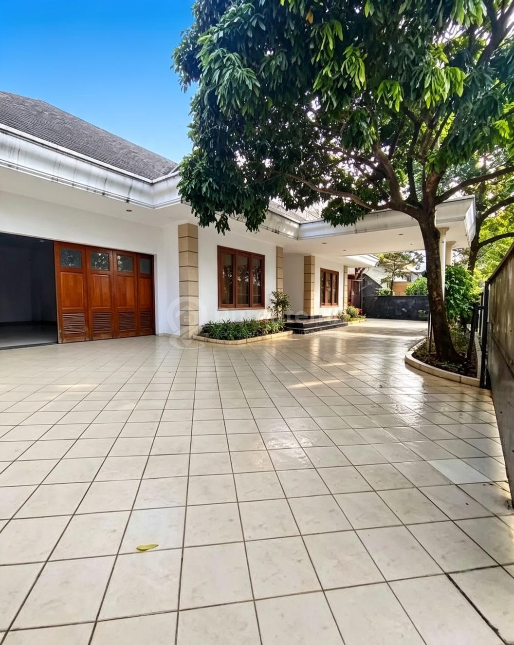 Rumah Patra Kuningan Jakarta Selatan Premium dan Elite Lingkungan Tenang dan Jalan Lebar