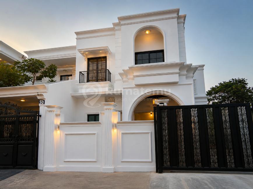 RUMAH JOGLO BANGUNAN BARU DESIGN MODERN AMERIKA KLASIK JAKARTA BARAT