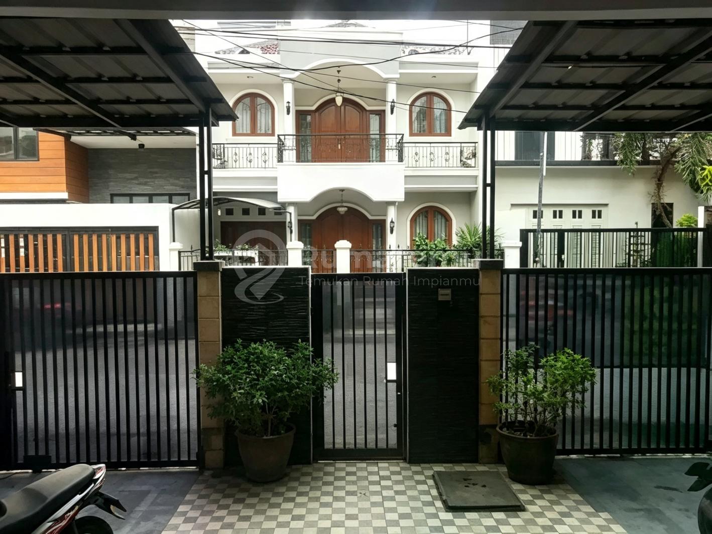 Jual Sewa Rumah Gading Elok Rapi Siap Pakai