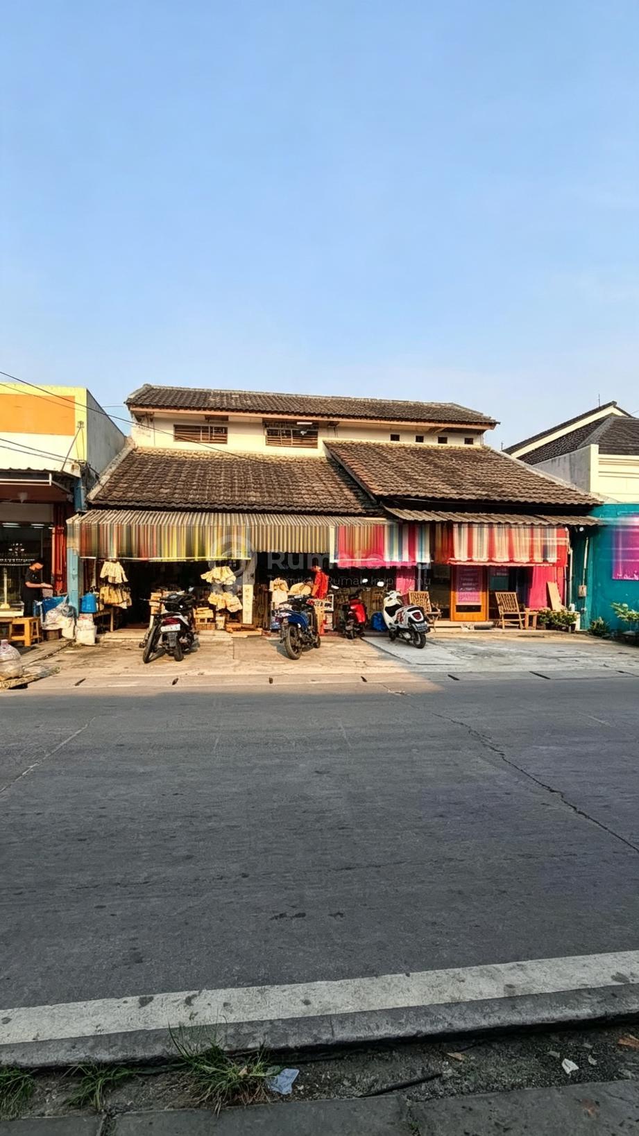 Dijual ruko Pinggir jalan utama di area Serua, Ciputat, Tangerang Selatan, Banten