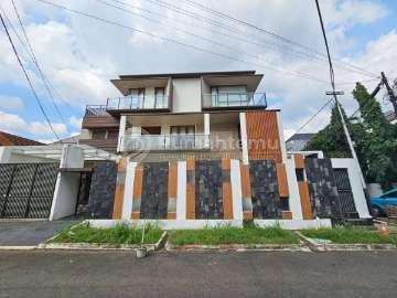 Rumah Bagus di Pondok Indah, Kebayoran Lama, Jakarta Selatan